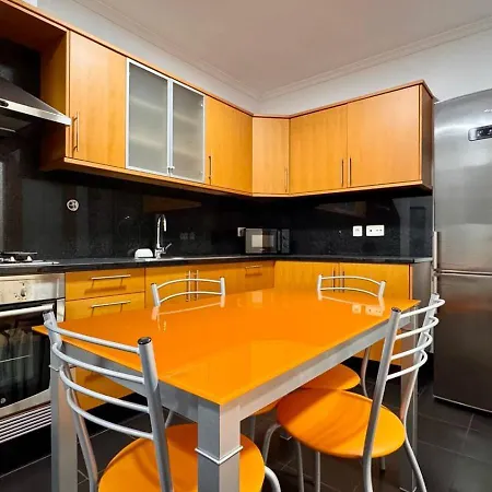 Coastal Comfort At Riverside - 4 Min To Airport! Πανσιόν