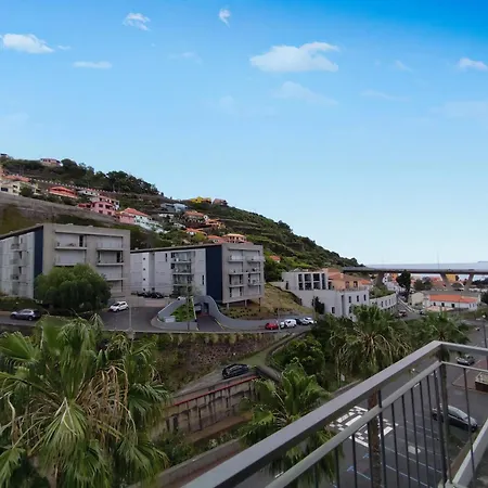 Coastal Comfort At Riverside - 4 Min To Airport! Gæstehus Santa Cruz (Madeira)