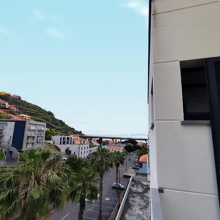 Coastal Comfort At Riverside - 4 Min To Airport!