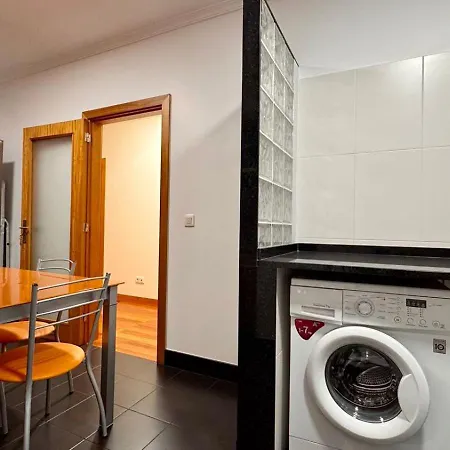 Guest house Coastal Comfort At Riverside - 4 Min To Airport! Santa Cruz (Madeira)