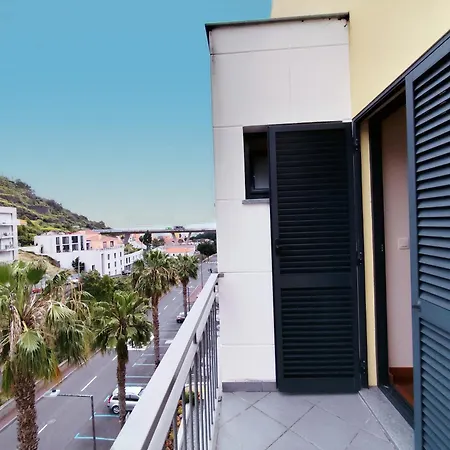 Coastal Comfort At Riverside - 4 Min To Airport! Guest house *