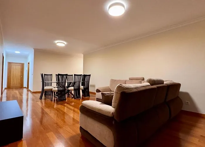 Coastal Comfort At Riverside - 4 Min To Airport!