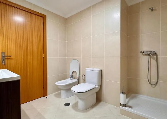 Coastal Comfort At Riverside - 4 Min To Airport! 招待所 *