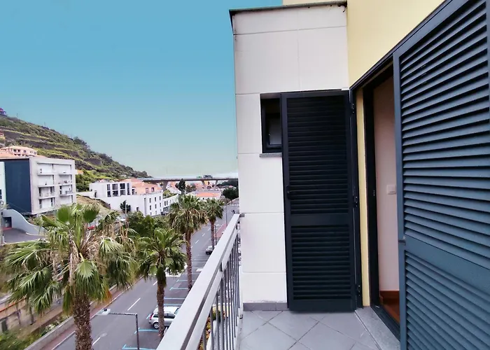 Coastal Comfort At Riverside - 4 Min To Airport! 招待所 *