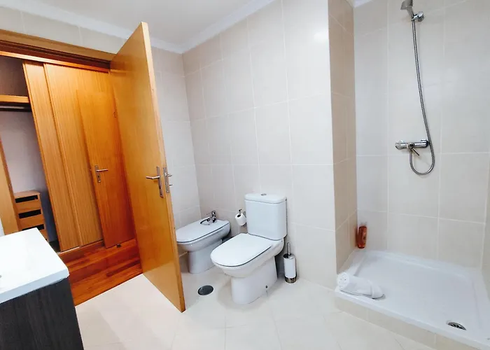 Coastal Comfort At Riverside - 4 Min To Airport! 招待所 *