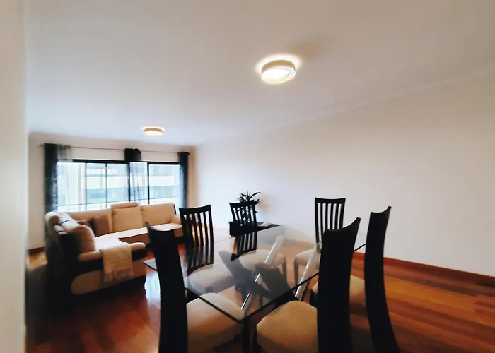 Coastal Comfort At Riverside - 4 Min To Airport!