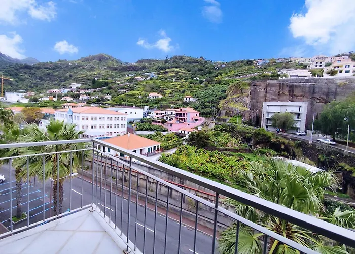 Coastal Comfort At Riverside - 4 Min To Airport! 招待所 *